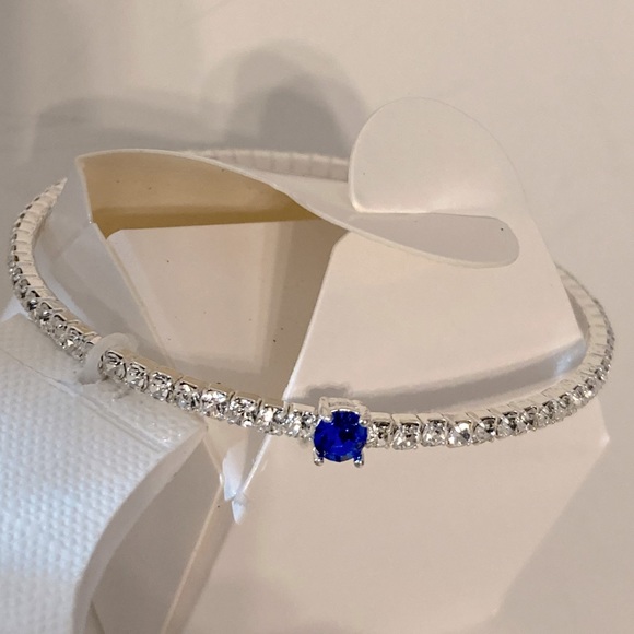 5th & Luxe 14kt Gold Plated Wrap Bangle Bracelet - Picture 4 of 6